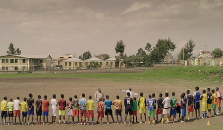 In Somalia ist er Franz Beckenbauer: Ibrahim Shaash (der ältere ... In Somalia ist er Franz Beckenbauer: Ibrahim Shaash (der ältere ...