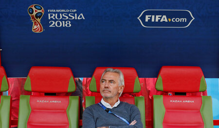 Kaum wiederzuerkennen: »Holland-Berti« Bert van Marwijk hat mit ... Kaum wiederzuerkennen: »Holland-Berti« Bert van Marwijk hat mit ...