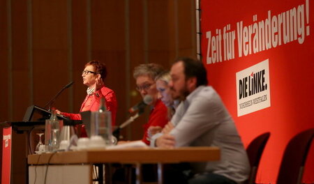 Die neue Landessprecherin der nordrhein-westfälischen Linksparte... Die neue Landessprecherin der nordrhein-westfälischen Linksparte...