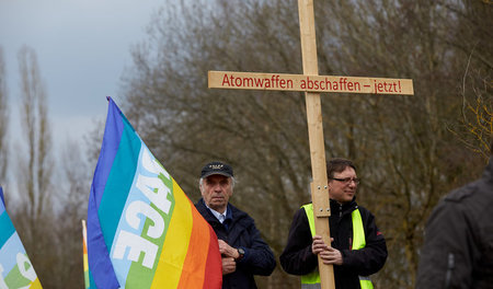 Auftakt der Aktion 20 Wochen gegen die mutmaßlich 20 US-Atombomb...