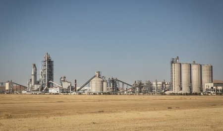 Fabrik von Lafarge in der Nähe des syrischen Ar-Raqqa (30. Juni ...