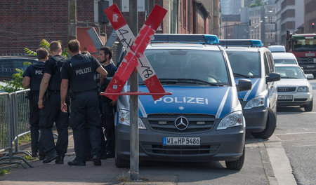 Die Stadt greift durch: Räumung einer Brache im Frankfurter Gutl...