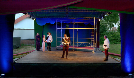 Tragen wir nicht alle eine Nase wie Cyrano der Bergerac im Gesic...