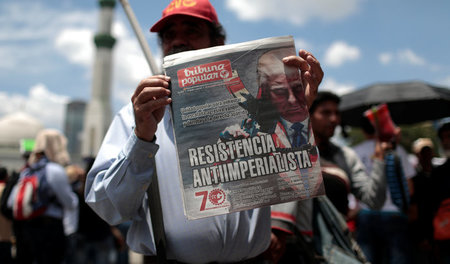 Aufruf zum antiimperialistischen Widerstand auf der Titelseite d...