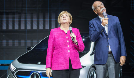 Schlagerduett: Merkel und Zetsche singen die alte Leier vom deut...