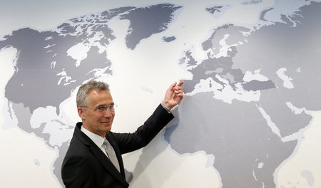 Das gegenseitige Schulterklopfen steht auf dem Spiel: NATO-Gener...