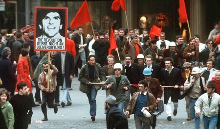 Sein Name und Gesicht stehen für die Revolte: Proteste mit Dutsc...