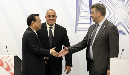 Die Premierminister Chinas, Li Keqiang, Bulgariens, Boiko Boriso...