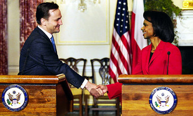 Sikorski in Washington: Alle Rice-Wünsche erfüllt. Zum Dank gibt... Sikorski in Washington: Alle Rice-Wünsche erfüllt. Zum Dank gibt...