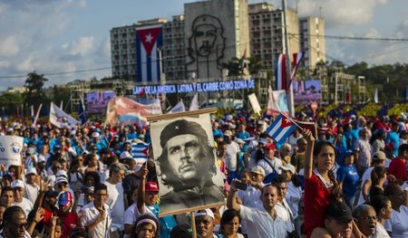 Mit Che Guevara die Revolution verteidigen: Großdemonstration am...