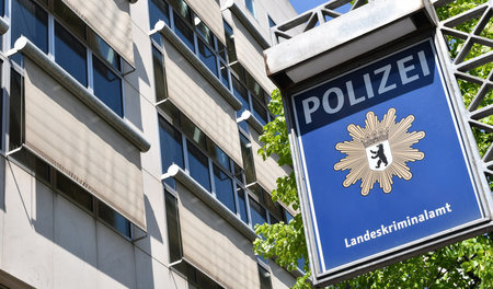 Ein Antiterrorermittler des Berliner Landeskriminalamts, der mit... Ein Antiterrorermittler des Berliner Landeskriminalamts, der mit...