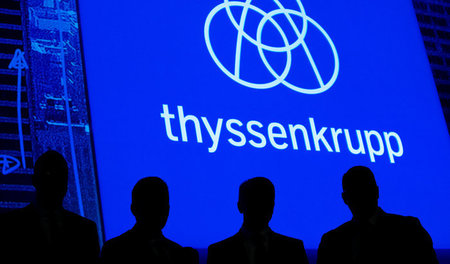 Hauen und Stechen im Schatten: Vorstandsmitglieder von Thyssenkr...