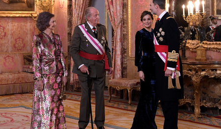 Eine ehrenwerte Gesellschaft: Juan Carlos und Ehegattin Sofia mi... Eine ehrenwerte Gesellschaft: Juan Carlos und Ehegattin Sofia mi...