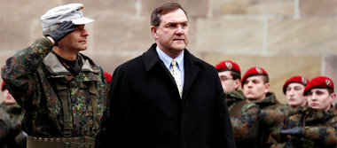 »Hilfe für Freunde«: Kriegsminister Jung (CDU) bei der Verabschi... »Hilfe für Freunde«: Kriegsminister Jung (CDU) bei der Verabschi...