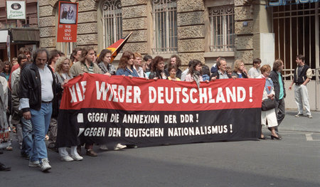 Keine Massenbewegung, aber immerhin da: Demo linker Gruppen gege...