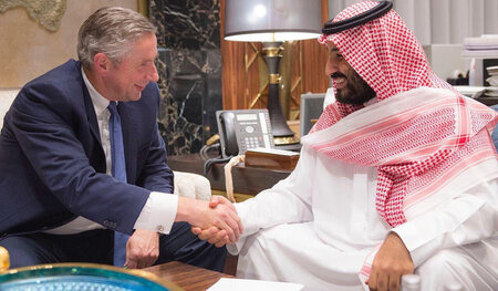 Eine Hand wäscht die andere. Mohammed bin Salman und Klaus Klein...