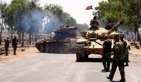 Vormarsch in Daraa: Syrische Truppen bewegen sich auf den Berg v...