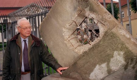 Das als »Celler Loch« bekannt gewordene Mauerstück der JVA Celle...