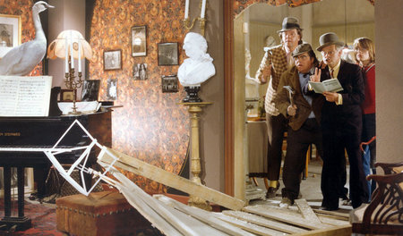 Egon Olsen(Ove Sprogöe), Benny (Morten Grunwald), Kjeld (Poul Bu...
