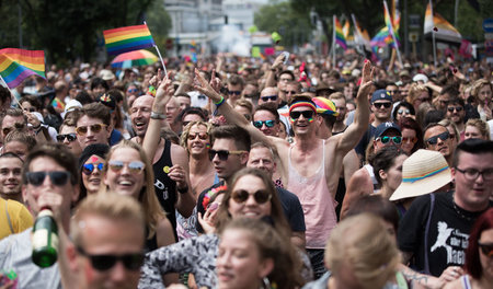 Feiern und gleichzeitig eine politische Botschaft vermitteln: CS...