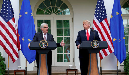 Jean-Claude Juncker (l.) und Donald Trump koordinierten die tran...