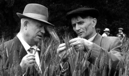 Lyssenko (r.), hier mit Nikita Chruschtschow: »Wawilow, Lyssenko... Lyssenko (r.), hier mit Nikita Chruschtschow: »Wawilow, Lyssenko...