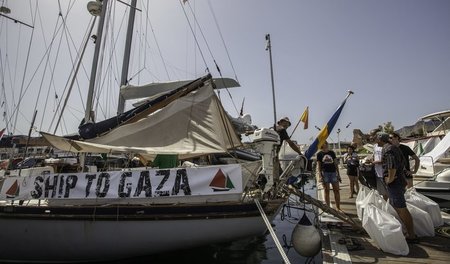 Bereit zum Auslaufen: Das Boot »Al-Awda« vor dem Start der »Frei... Bereit zum Auslaufen: Das Boot »Al-Awda« vor dem Start der »Frei...