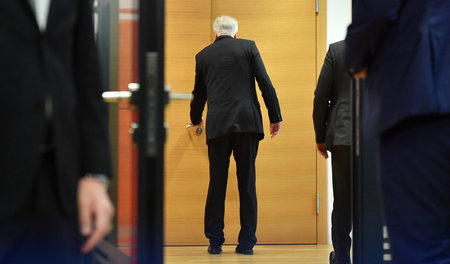 Selbstdarstellung zum Nulltarif? Aktivisten lassen Bundesinnenmi... Selbstdarstellung zum Nulltarif? Aktivisten lassen Bundesinnenmi...