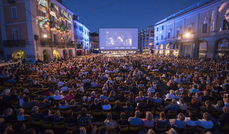 Jetzt auch für Fernsehserien geöffnet: Piazza Grande im vergange... Jetzt auch für Fernsehserien geöffnet: Piazza Grande im vergange...