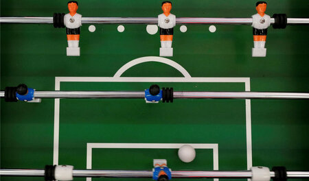 Wir sind doch nicht beim Tischkicker! Platte Parolen spotten der...