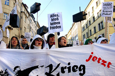 Bereits am Freitag protestierten mehrere hundert Menschen gegen ...
