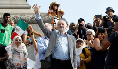 Feind der bürgerlichen Politik: Die rechte Presse wirft Labour-C... Feind der bürgerlichen Politik: Die rechte Presse wirft Labour-C...