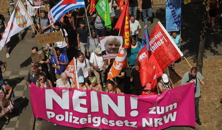 Bündnisdemonstration Anfang Juli in Düsseldorf gegen das Polizei... Bündnisdemonstration Anfang Juli in Düsseldorf gegen das Polizei...