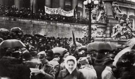 Am 12. November 1918 wurde die Republik Deutschösterreich ausger...