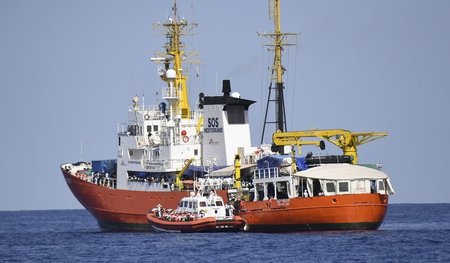 Die »Aquarius« am 12. Juni vor der italienischen Küste Die »Aquarius« am 12. Juni vor der italienischen Küste