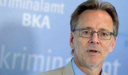 Alles im Griff? BKA-Präsident Münch am Mittwoch bei der Vorstell... Alles im Griff? BKA-Präsident Münch am Mittwoch bei der Vorstell...