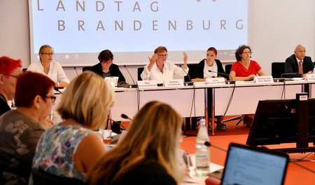 Im Brandenburger Landtag hat sich bereits der Gesundheitsausschu... Im Brandenburger Landtag hat sich bereits der Gesundheitsausschu...