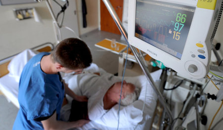 Profit vor Patientenwohl: In den Notaufnahmen wird am Personal g... Profit vor Patientenwohl: In den Notaufnahmen wird am Personal g...