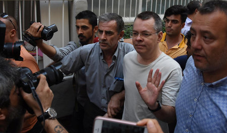 Pastor Andrew Brunson am 25. Juli während seiner Überführung aus...