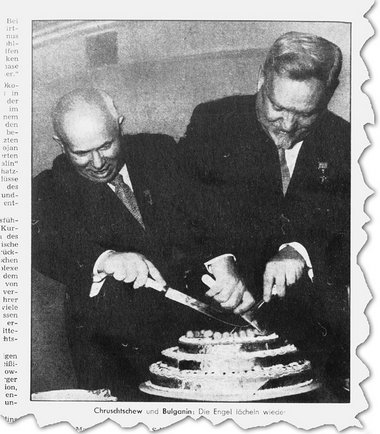 Ein Spiegel-Bild aus dem Jahr 1956: Chruschtschow (l) und Bulgan...