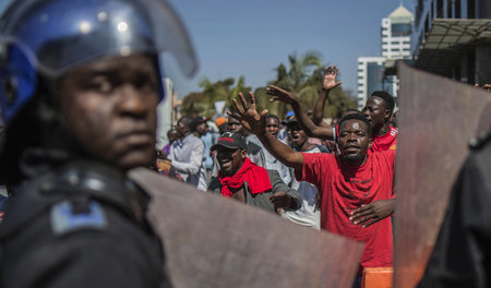 Demonstration von Anhängern der Opposition vor dem Sitz der Wahl...