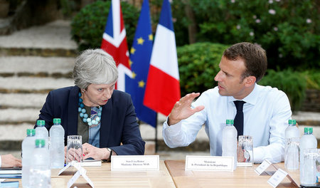 Verhandelt werde in Brüssel, nicht in Frankreich: Theresa May le...