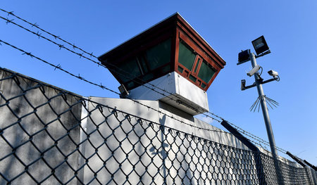 Von hier aus wird das Internet mit Videos versorgt: JVA Tegel in...