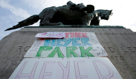 Plakatives Gedenken an Heather Heyer am 16. August 2017 in Charl... Plakatives Gedenken an Heather Heyer am 16. August 2017 in Charl...