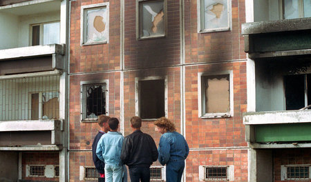 Bombenstimmung nach der »Wende«: Ende August 1992 wurde das Heim...