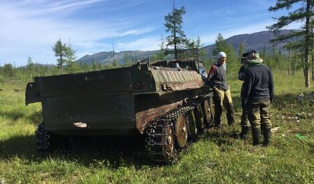 Das Vezdehod, ein amphibisches Geländefahrzeug:»Sibirien total« Das Vezdehod, ein amphibisches Geländefahrzeug:»Sibirien total«