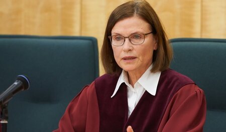 Als Präsidentin des Verfassungsgerichtshofes sowie des Oberverwa...