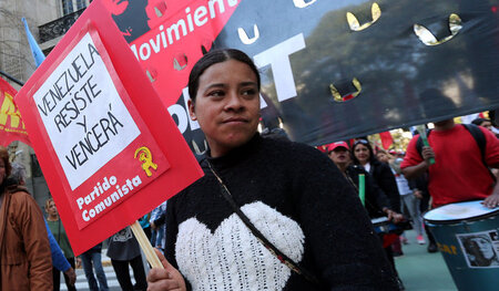 Solidaritätskundgebung für Venezuela am 17. August 2017 in Bueno... Solidaritätskundgebung für Venezuela am 17. August 2017 in Bueno...