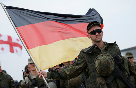 Deutscher Soldat bei der Auftaktzeremonie zum NATO-Manöver »Nobl...