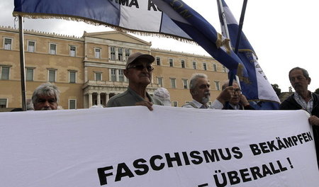 Athen, 5. Juni 2015: Einwohner von Distomo demonstrieren vor dem...